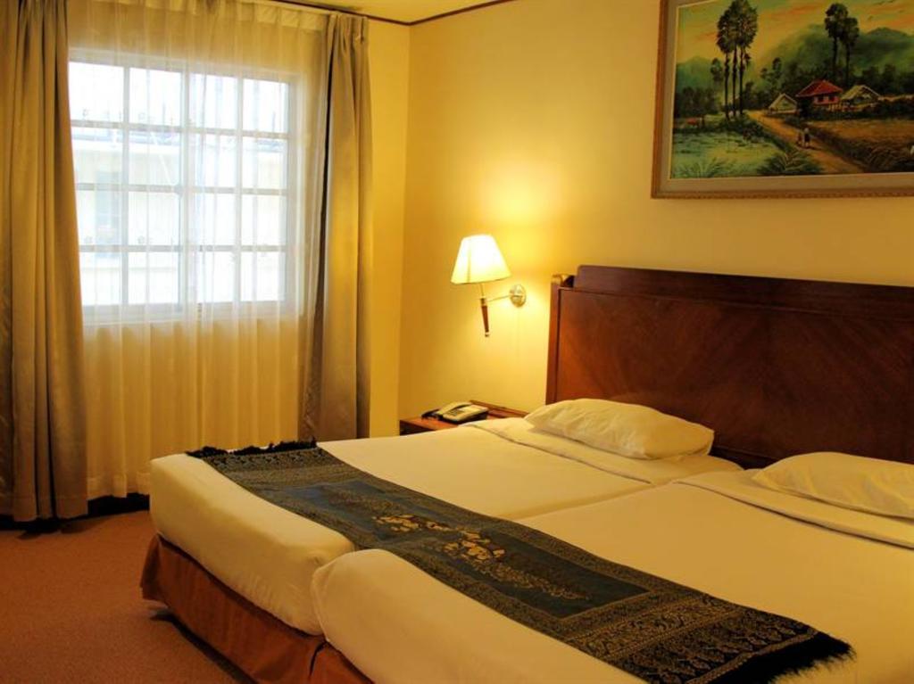 Holiday Villa Hotel City Centre Phnom Penh Habitación foto